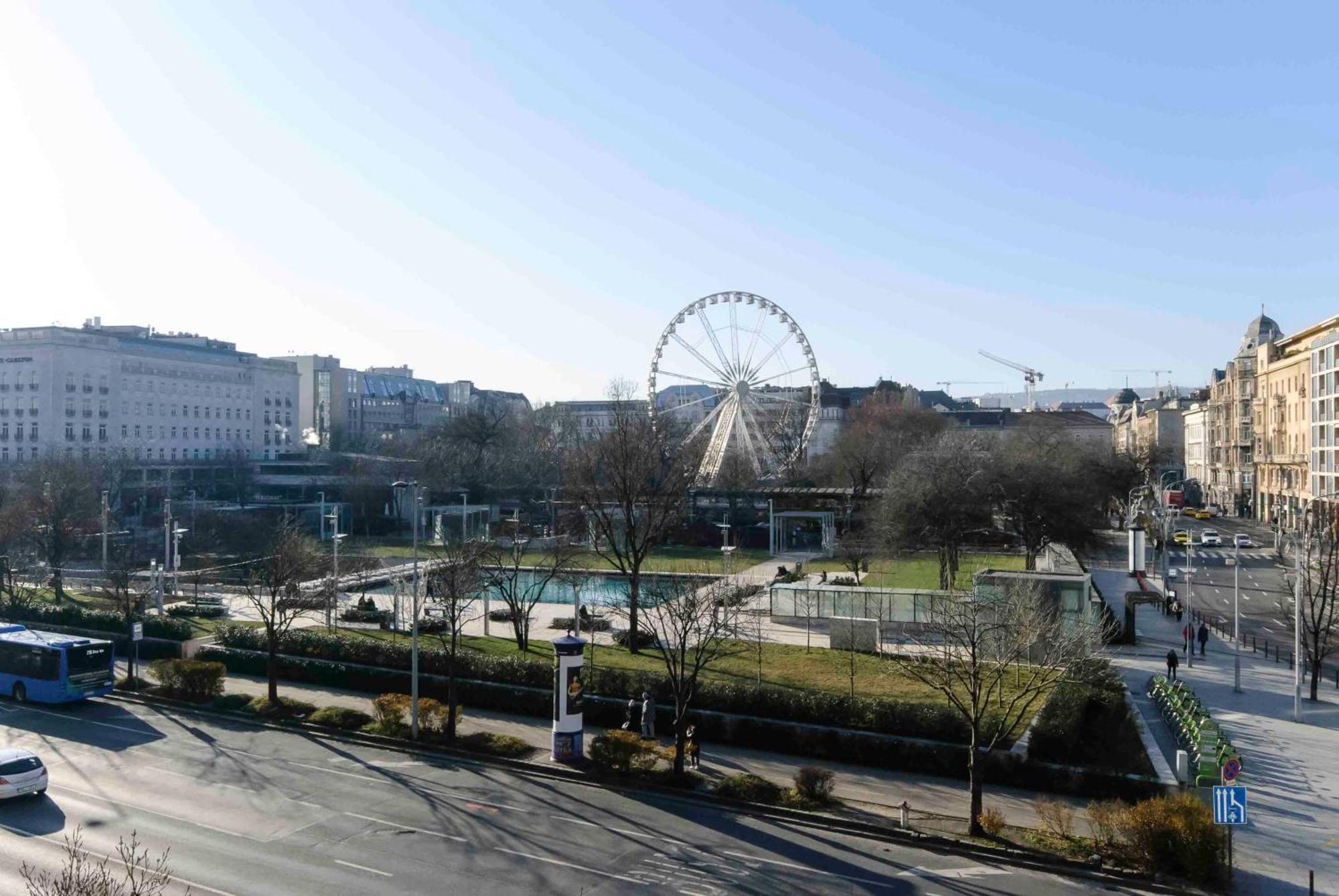 Big Wheel Panoramica Apartment Boedapest Buitenkant foto